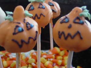 Pumpkin Cake Pops For Halloween