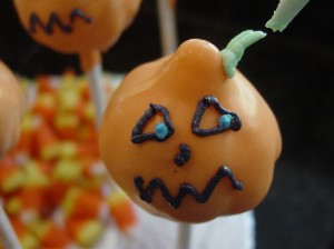 pumpkin cake pop face step 3