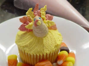 Turkey Cupcakes With Figure Piped Turkey Body and Feathers 