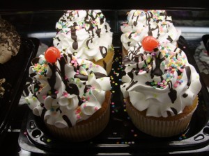Kroger Bakery Giant Cupcakes With Sunday Style Topping