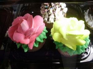 Jumbo Cupcakes with Jumbo Roses