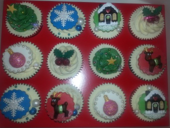 Christmas Cupcakes by eleaine Graham