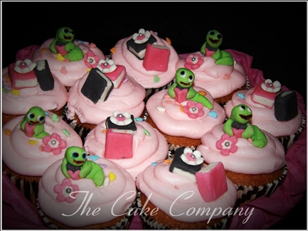bookworm cupcakes